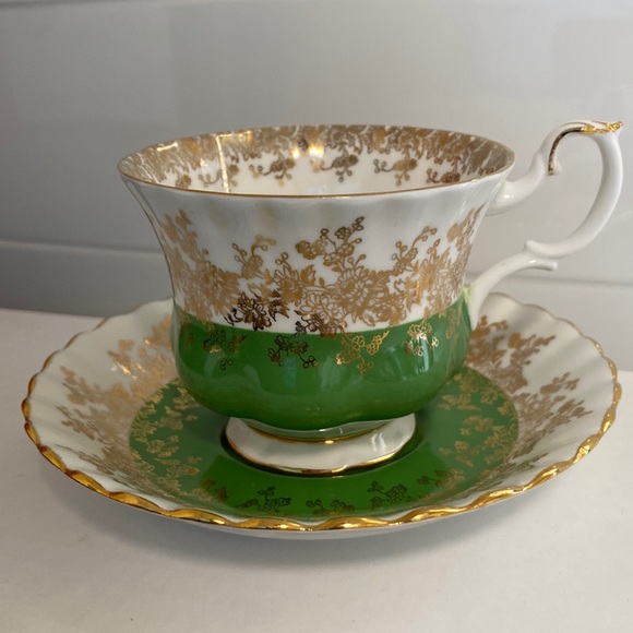 Royal Albert Regal Series Teacup And Saucer - Picture 4 of 8